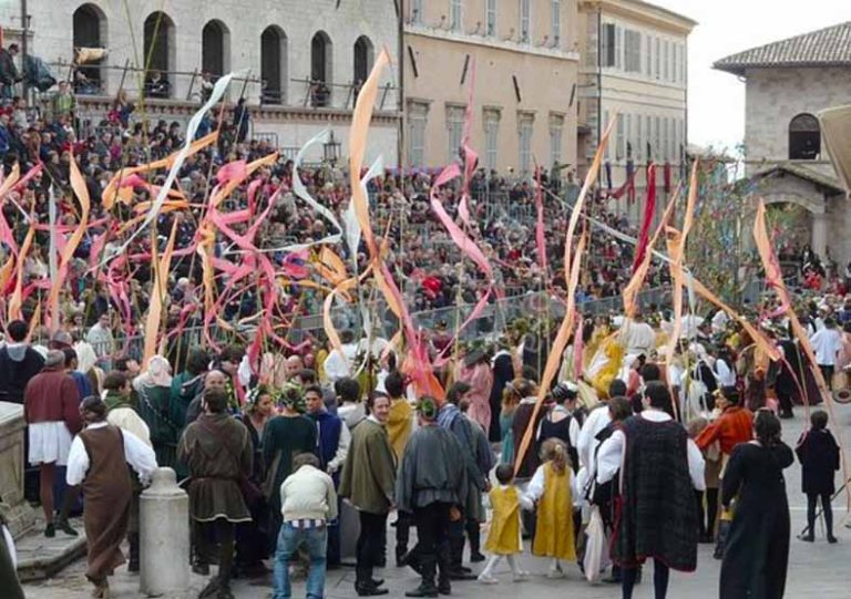 Festeggiamo primavera! Calendimaggio and Spring festivals in Italy