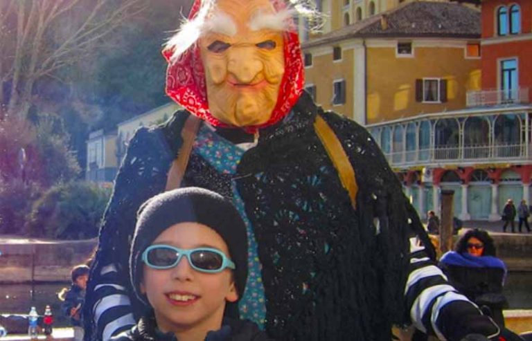 arRiva la Befana Subacquea! The Epiphany Witch Makes a Splashy Entrance in Garda!